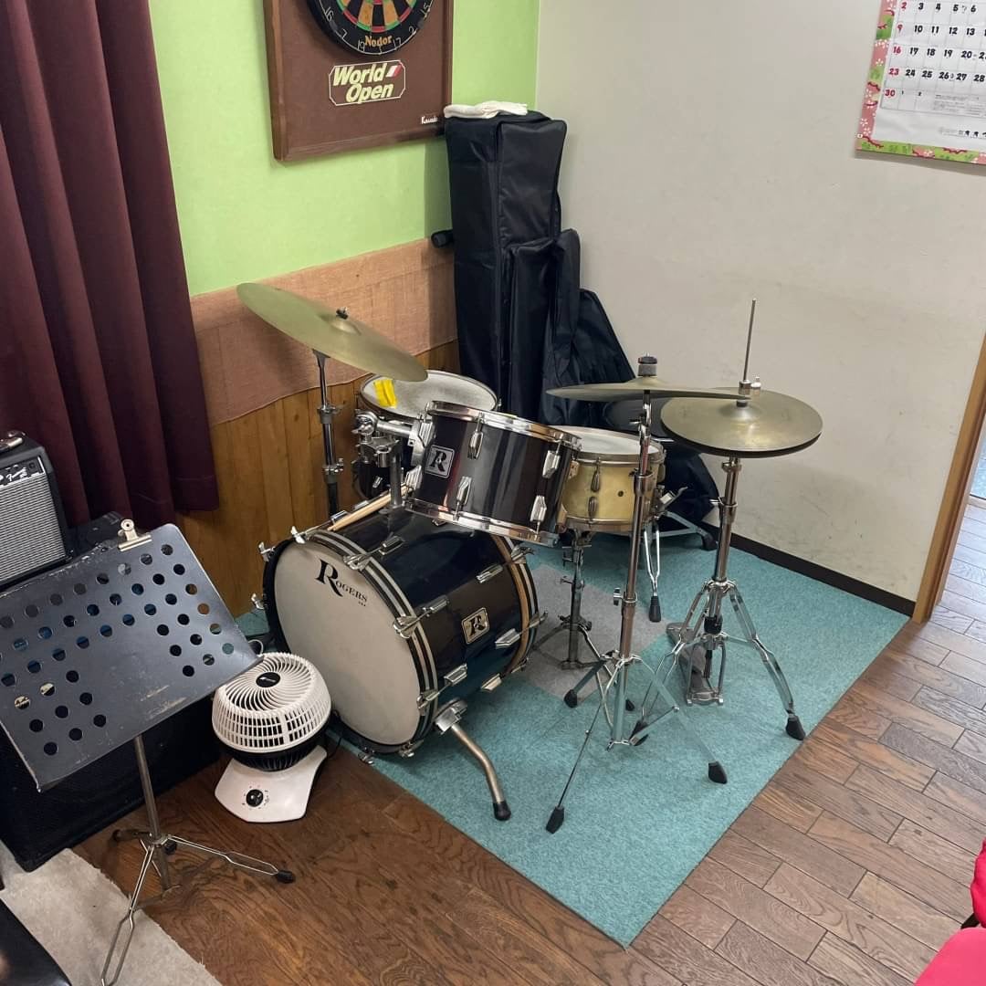 Live Jazz & Bar Beehive（ビーハイヴ）