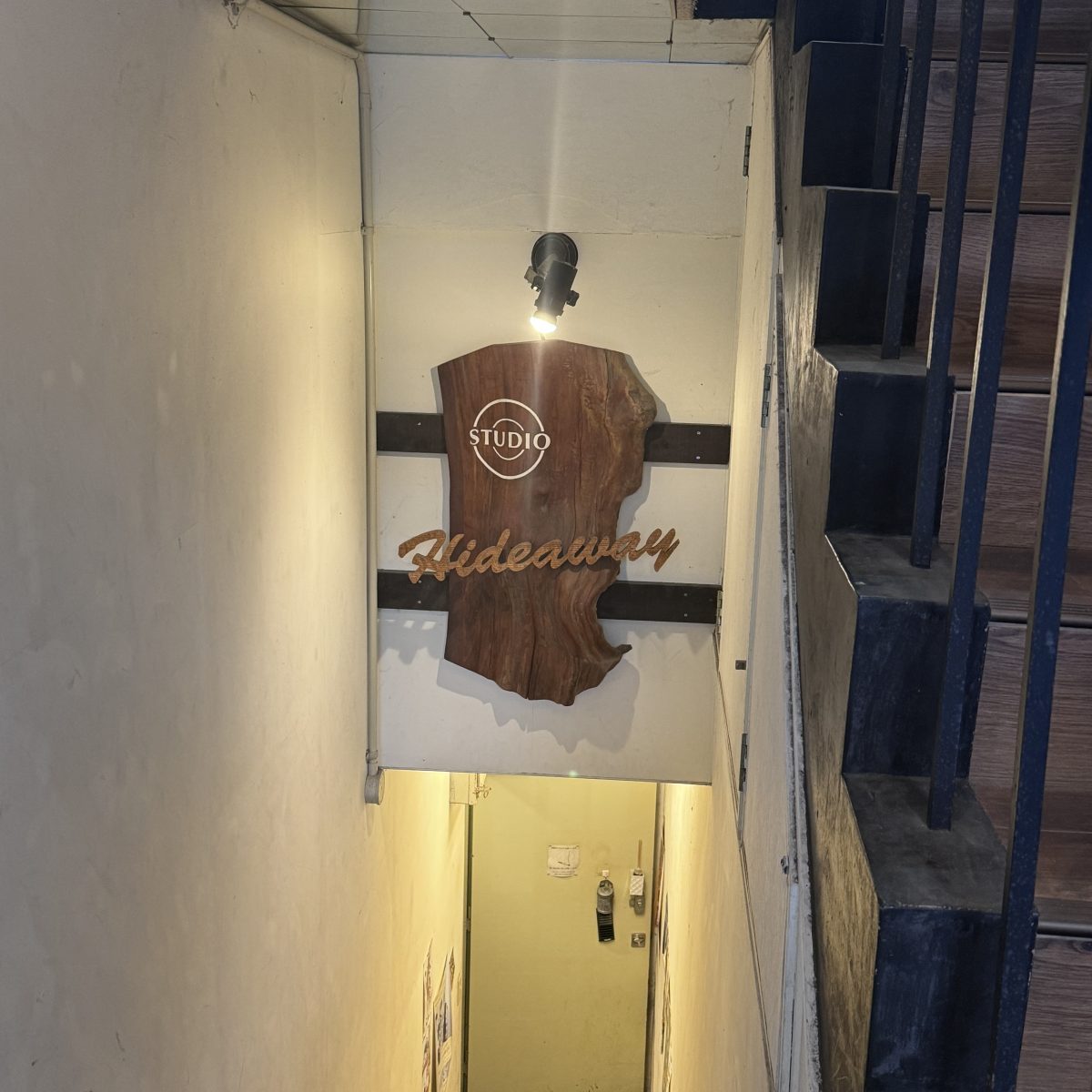 Studio Hideaway 阪急六甲店