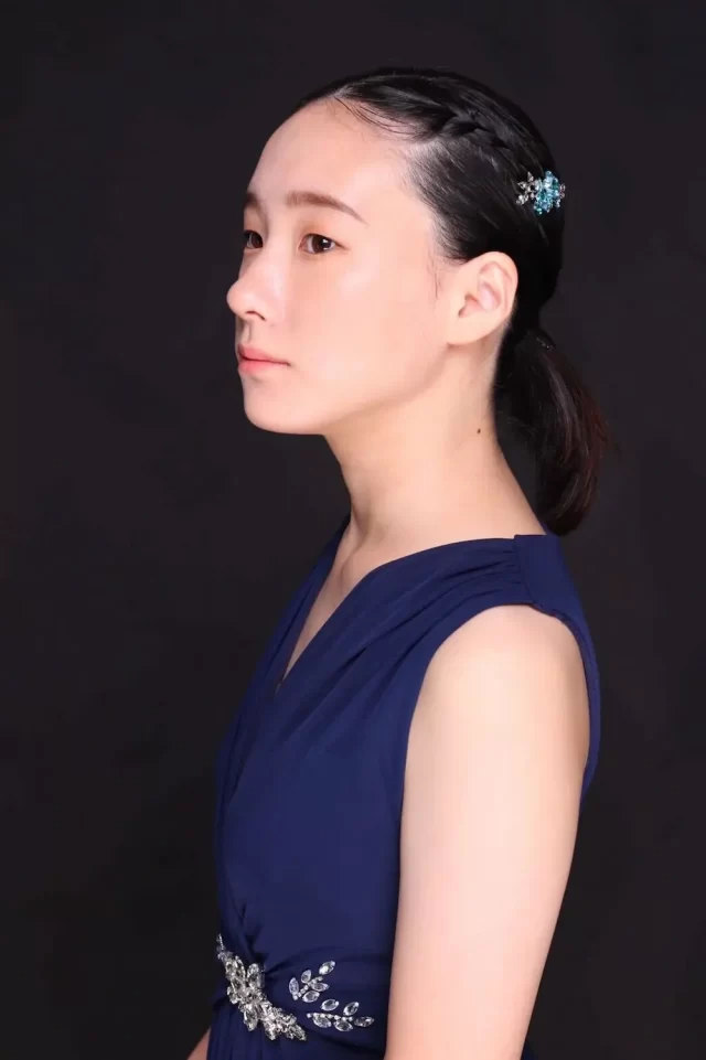 山崎 綾子