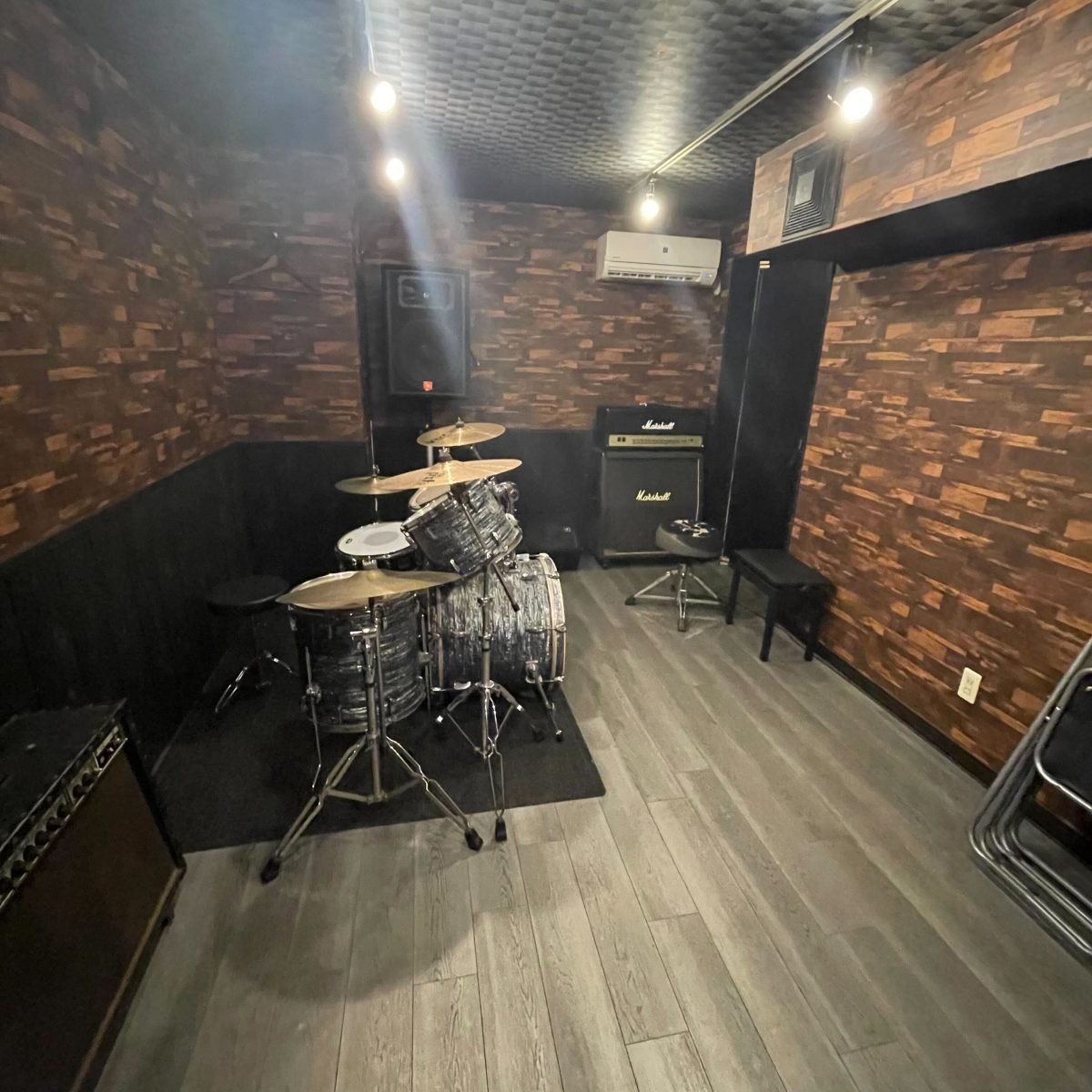 studio DUSTY MILLER