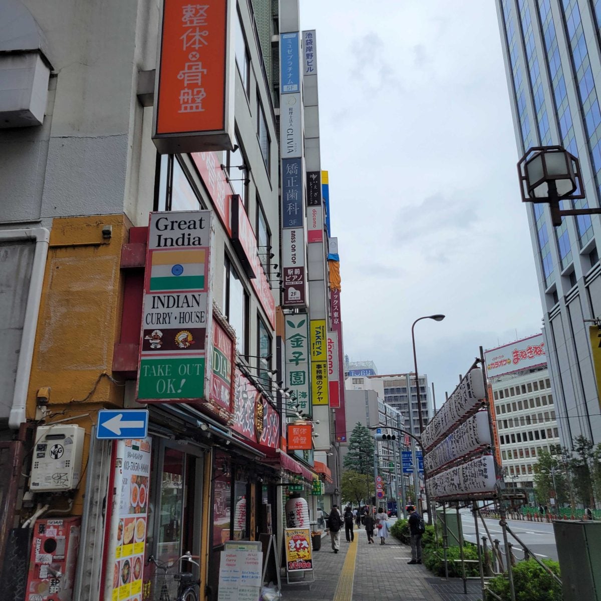 駅前ピアノベースオントップ池袋店