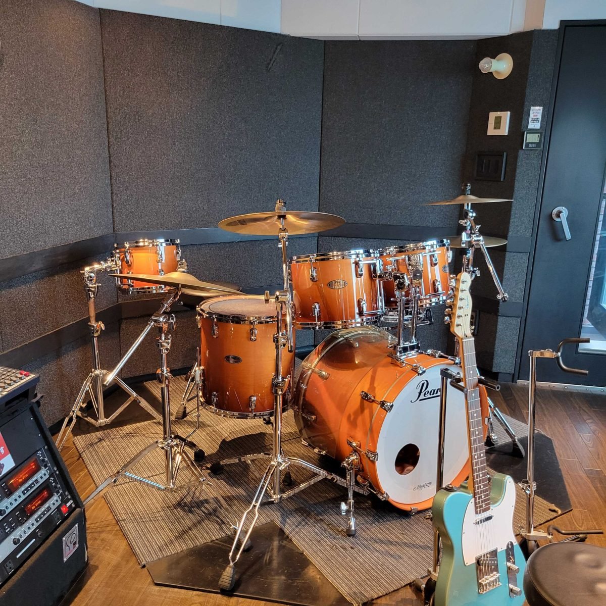 STUDIO SEEZE