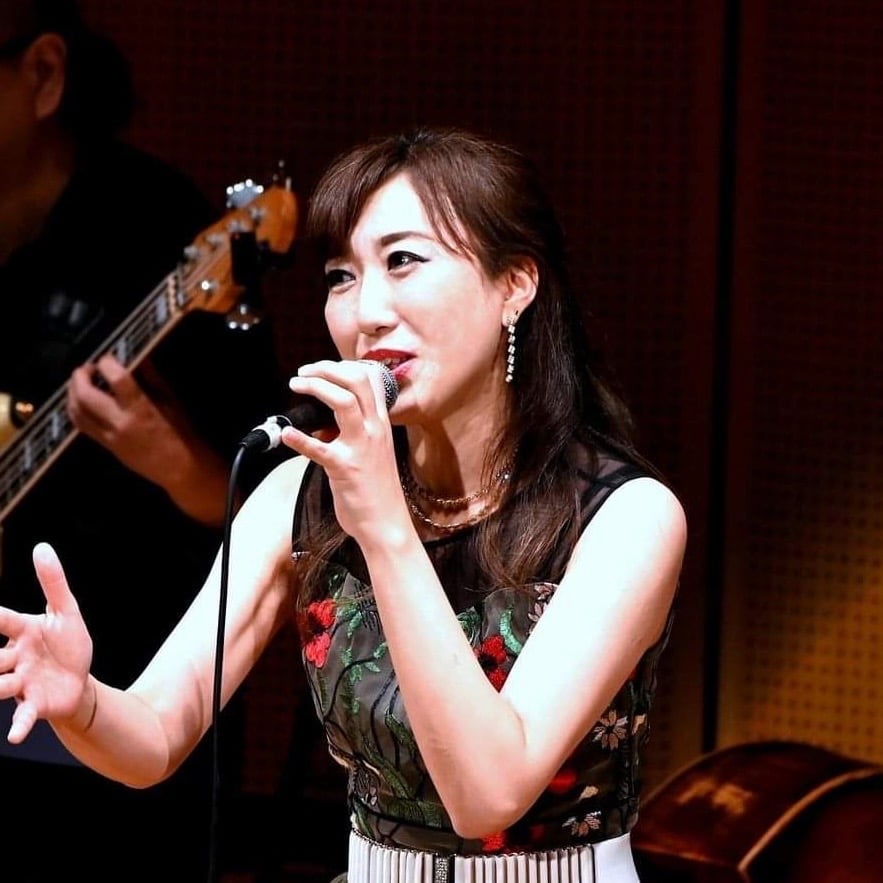 西入 真子