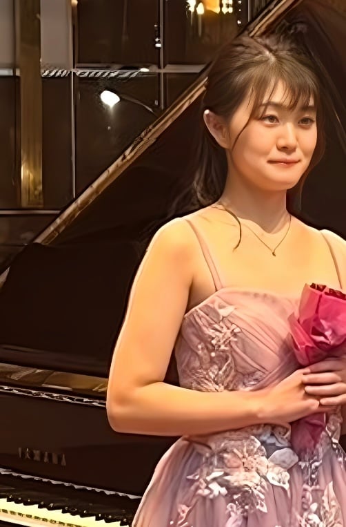 山口 明依
